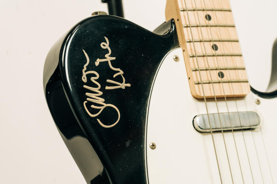 Bad Company guitar autographed by Paul Rodgers, Mick Ralphs and Simon Kirke